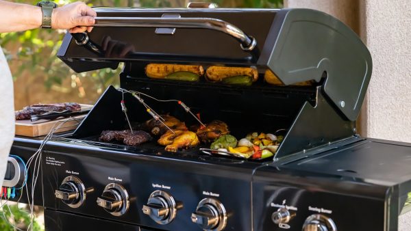 Kenmore 4-Burner Smart Gas Grill with Side Searing Burner, Black with Chrome Accents - Image 21