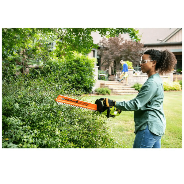 Ryobi One+ 18V 22 in. Cordless Battery Hedge Trimmer with 1.5 Ah Battery and Charger (P2660VNM) - Image 7