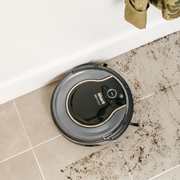 Shark - ION Robot Vacuum R75 with Wi-Fi - Smoke/Ash - Image 4